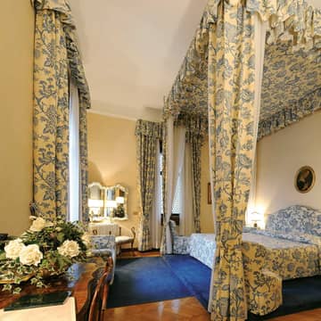 120   Honeymoon Suite