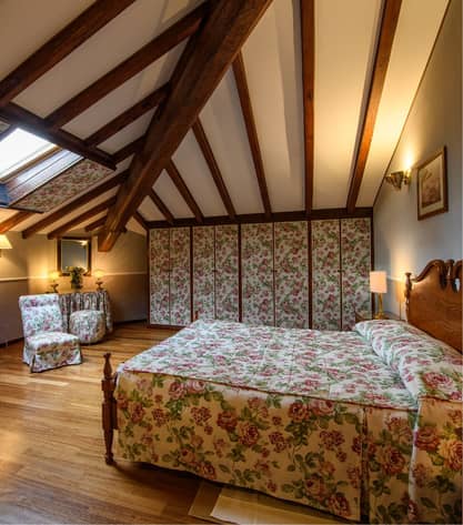 12 Gallery Family Suite