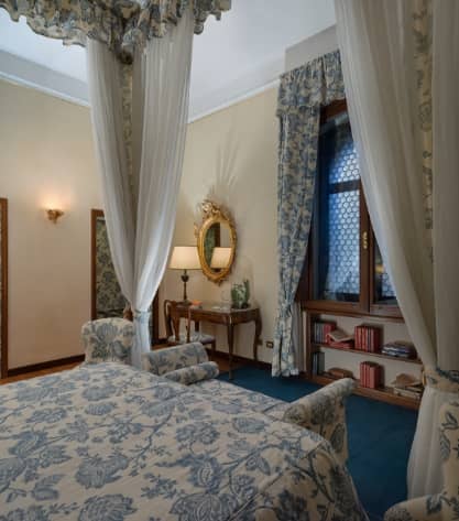 09 Gallery Honey Moon Suite