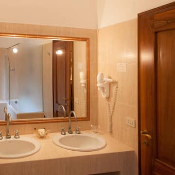 363   Junior Suite Bagno