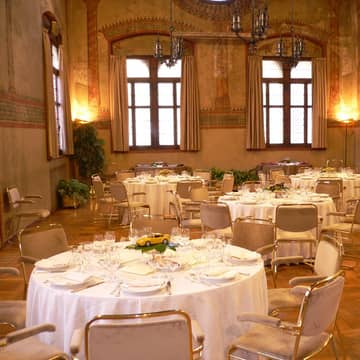 Sala Del Capitano Tavoli Rotondi